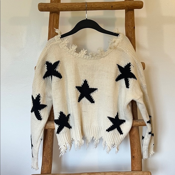 Storia Cream and Black Star Sweater - Picture 1 of 8